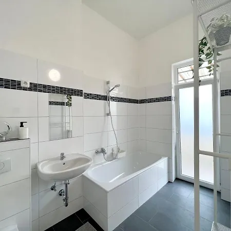 Jungle Retreat Apartments Im Zentrum Bremen Exterior photo